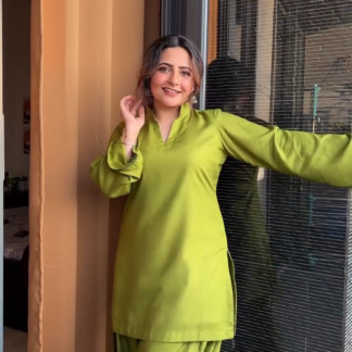 Green Satin Kurta Set with V-Neck and Flared Sleeves