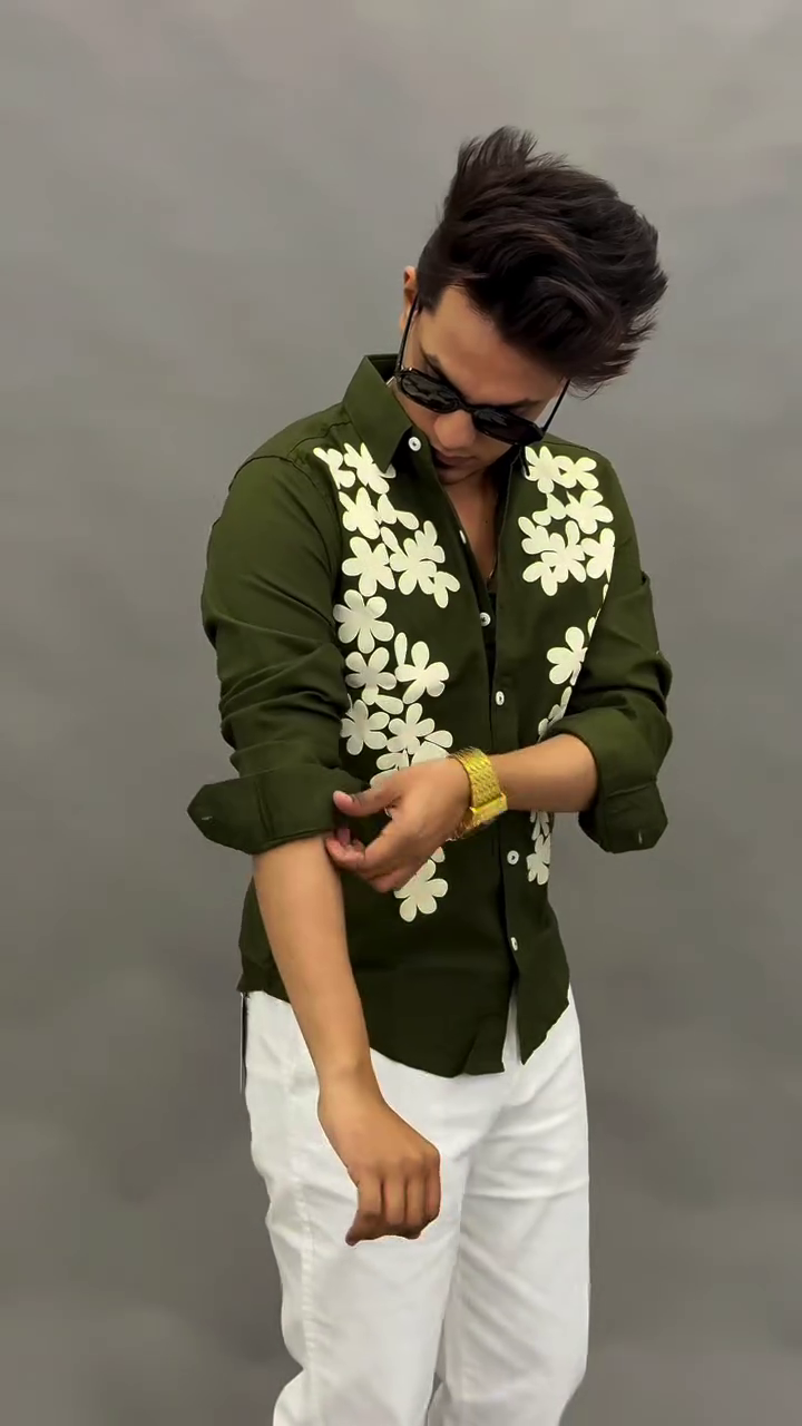 Men's Maroon Button-Down Shirt, Tailored Fit - Image 3